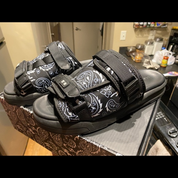 Seichi Slides: Australian Streetwear - Picture 2 of 4